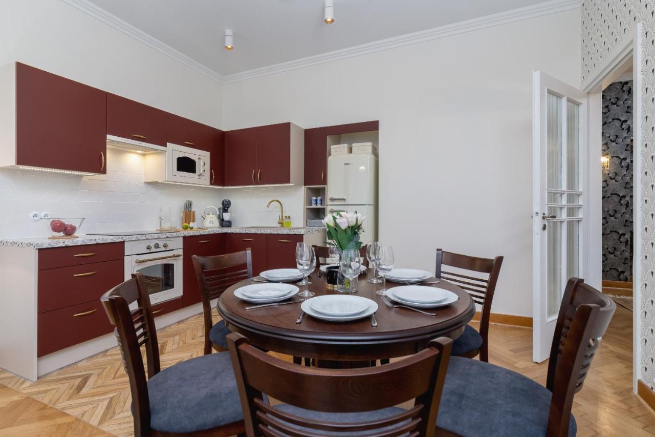 Luxurious & Unique Apartment Mickiewicza Cracow By Renters Prestige Krakow Luaran gambar