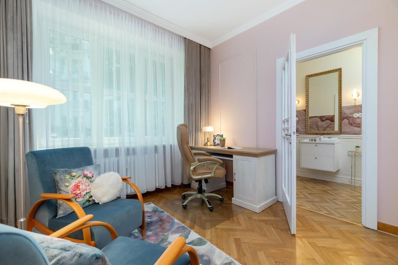 Luxurious & Unique Apartment Mickiewicza Cracow By Renters Prestige Krakow Luaran gambar
