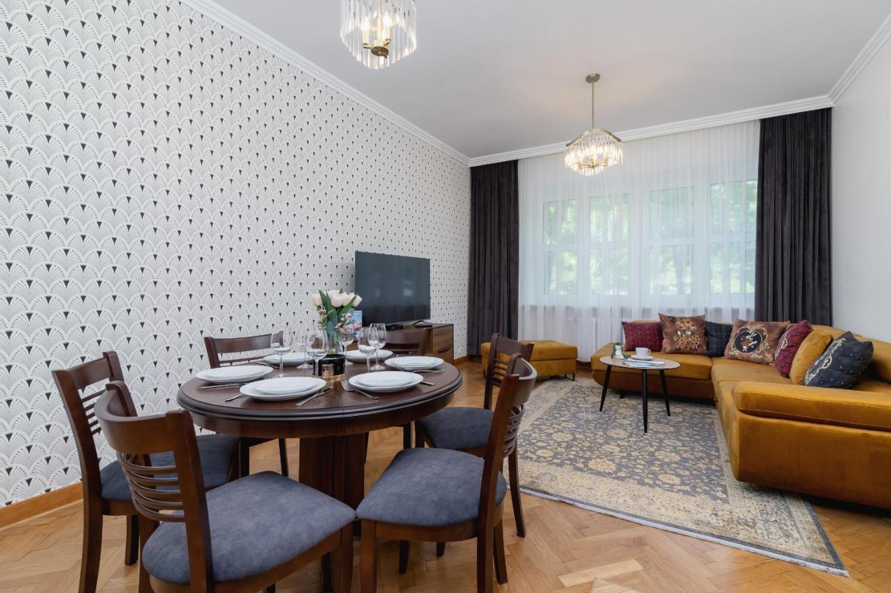 Luxurious & Unique Apartment Mickiewicza Cracow By Renters Prestige Krakow Luaran gambar